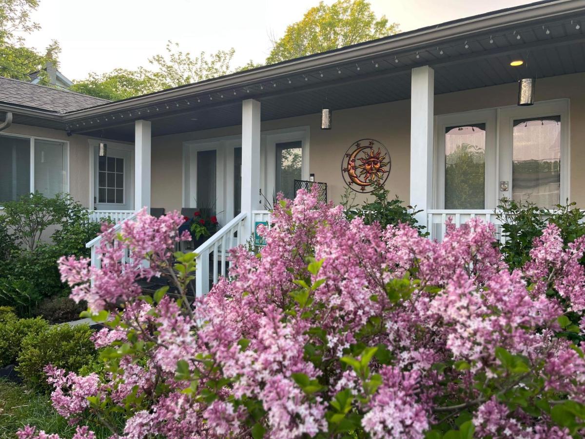 ניאגרה און דה לייק Summer Solstice Bed & Breakfast מראה חיצוני תמונה